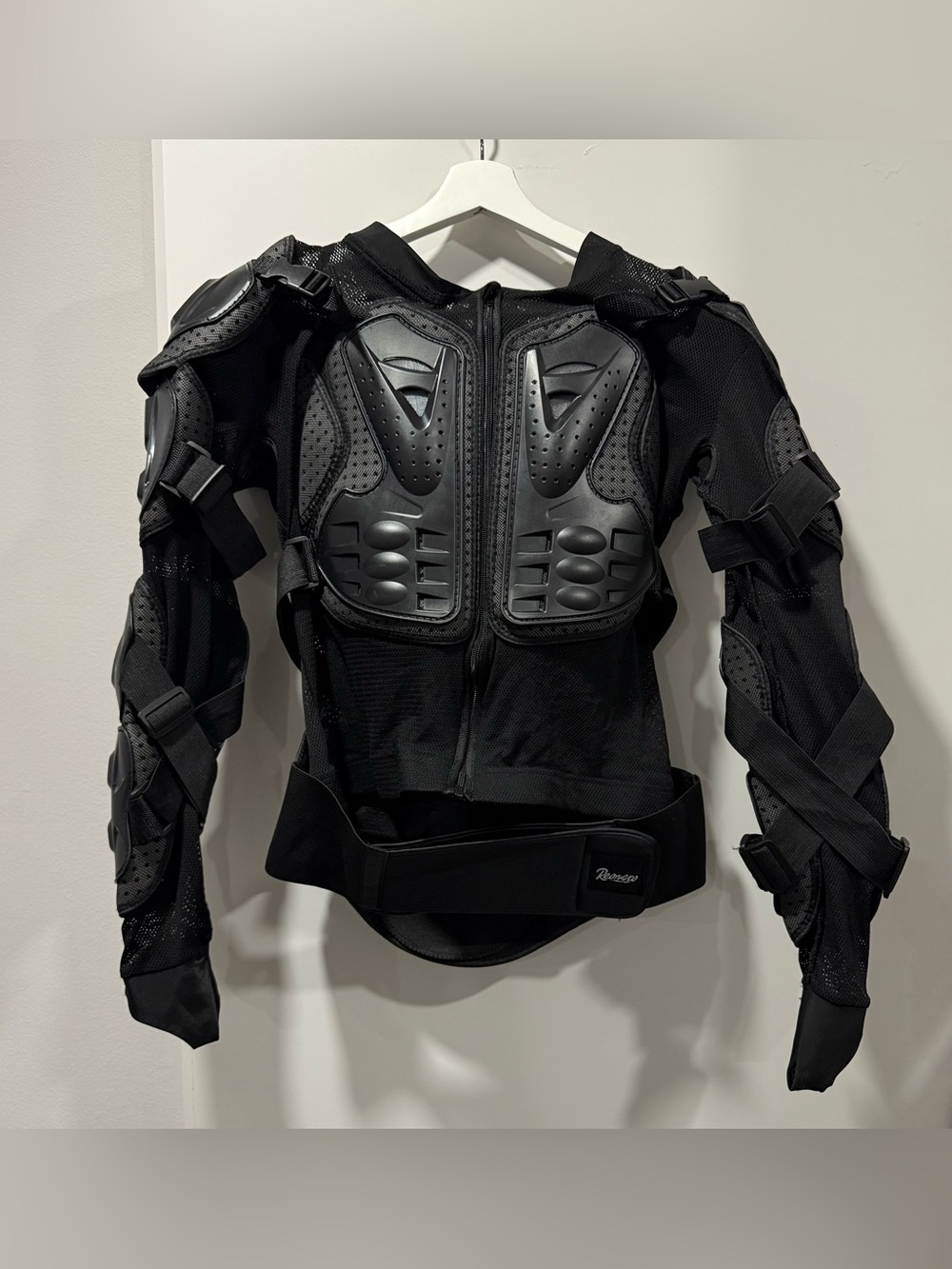 Reomoto Full Body Motorcycle Armor Jacket Sz. Medium For Young Adults. New (0pen